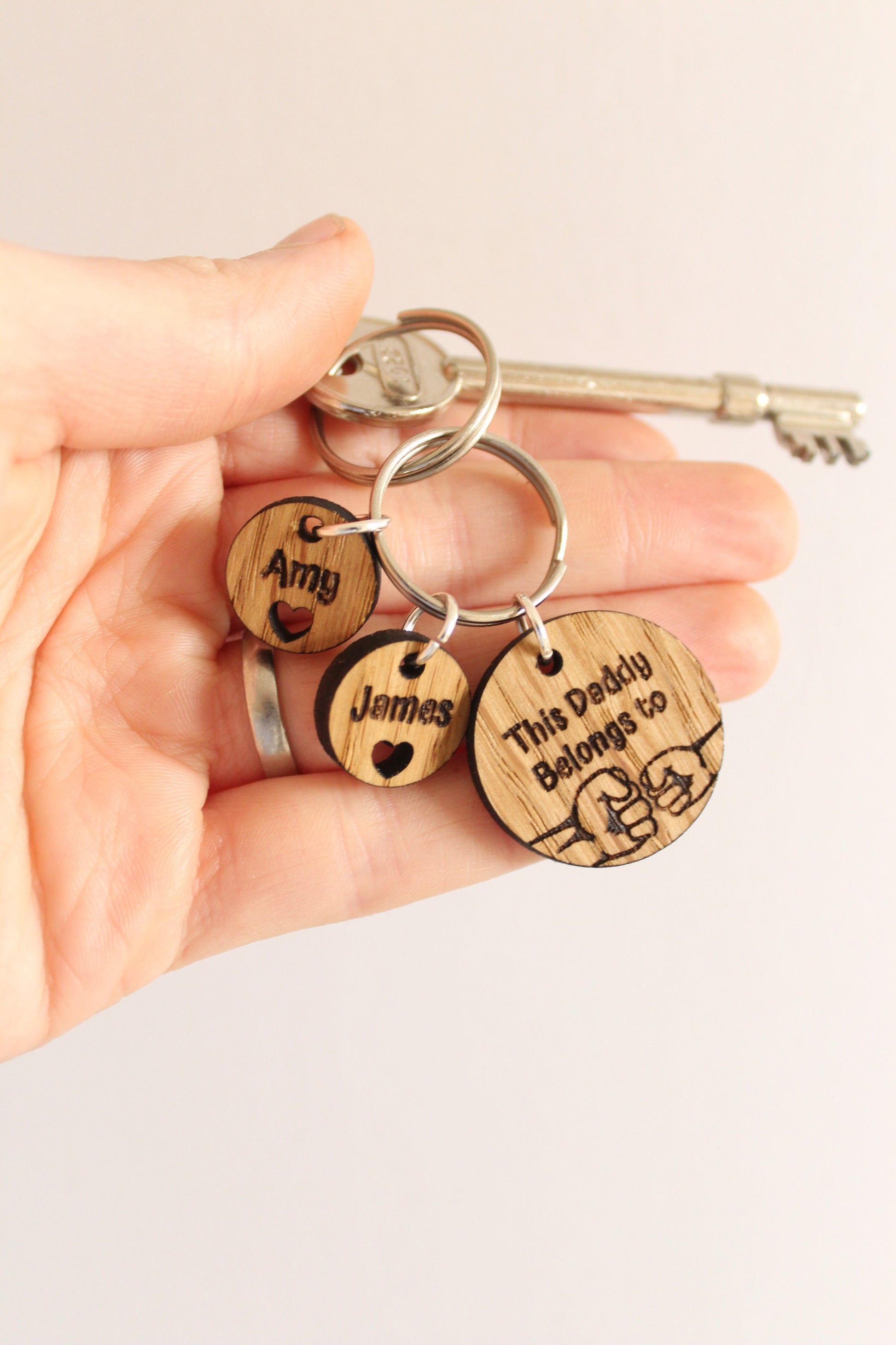 Personalisierter Schlüsselanhänger mit Gravur zum Vatertag – The