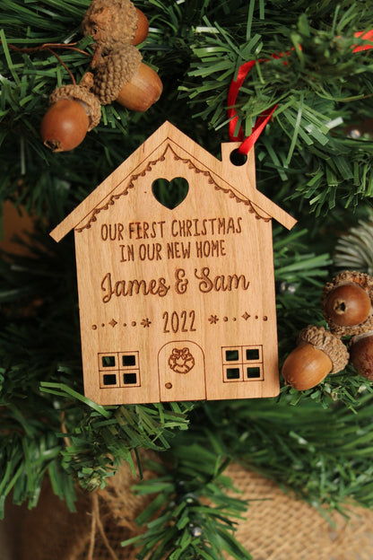 Gepersonaliseerd ornament 'Onze eerste kerst in ons nieuwe huis'