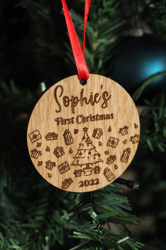 Het gepersonaliseerde Ornament van de Cirkel van Eerste Kerstmis van de Baby